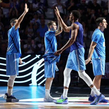 Η Εθνική Ομάδα μπάσκετ 16 χρόνια μετά, κατακτά μετάλλιο στο EuroBasket – Απόλυτη υπερηφάνεια για αυτά τα παιδιά