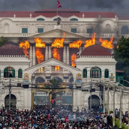Η εξέγερση της Generation Z που ανέτρεψε τον πρωθυπουργό του Νεπάλ και δημιούργησε σκηνές χάους στη χώρα