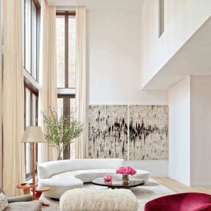 Ο απόλυτος οδηγός για το σωστό styling ενός statement καναπέ στο χώρο μας 