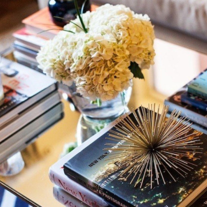 Οι νέες πολυτελείς κυκλοφορίες βιβλίων της Assouline που θα απογειώσουν το φθινοπωρινό coffee table σας