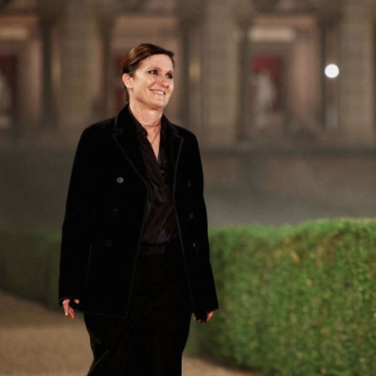 Τα 6 εμβληματικά items που σχεδίασε η Maria Grazia Chiuri ως η πρώτη γυναίκα στο τιμόνι του Dior