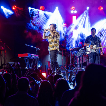 Μια ανεπανάληπτη γιορτή μουσικής με τον Κωστή Μαραβέγια στο Κολέγιο «ΔΕΛΑΣΑΛ»