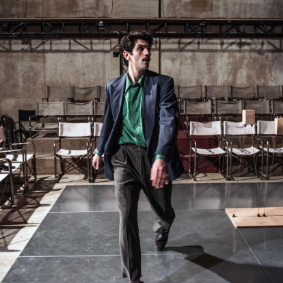 SKG Stories: Ο Βασίλης Τρυφουλτσάνης, σε μια άκρως δημιουργική περίοδο που διανύει επαγγελματικά, μιλάει για την άγνωστη σχέση μεταξύ Θεάτρου και Μαθηματικών