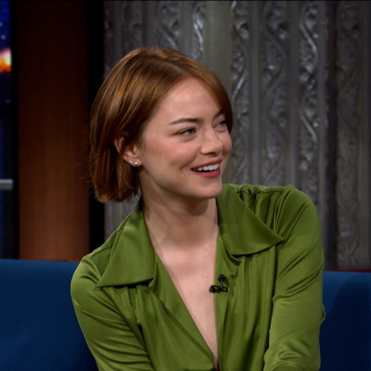 Η Emma Stone αποκαλύπτει τις σκοτεινές πτυχές της νέας της ταινίας 'Bugonia'
