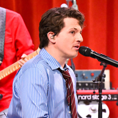 Η συναισθηματική ερμηνεία του νέου τραγουδιού ‘Changes’ από τον Charlie Puth 