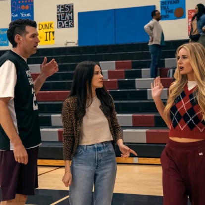 Οι ηθοποιοί του 'Nobody Wants This' δοκιμάζουν τις γνώσεις τους πάνω σε ρομαντικές κομεντί