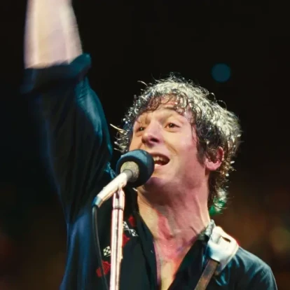 O Jeremy Allen White «φωτίζει» την πιο σκοτεινή πλευρά του Bruce Springsteen στη νέα ταινία 'Springsteen: Deliver Me From Nowhere'