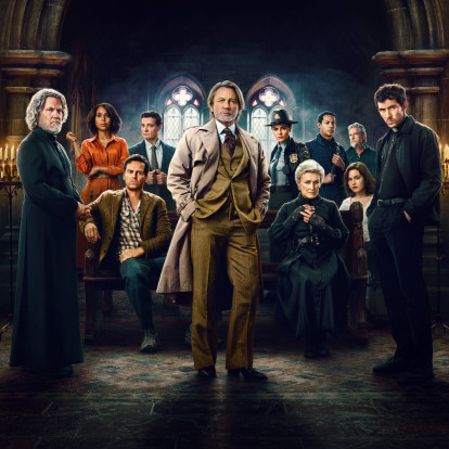 Το casting της ταινίας 'Wake Up Dead Man: A Knives Out Mystery' σε μια διασκεδαστική συνέντευξη