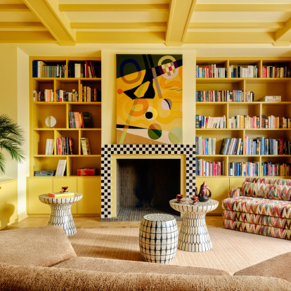 Μια βίλα του 1932 στις Βρυξέλλες μεταμορφώθηκε σ’ ένα ζωντανό έργο Τέχνης, όπου το χρώμα και το φως κυριαρχούν