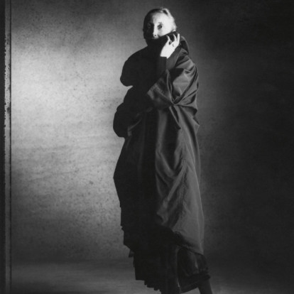 Carla Sozzani - Art Life Fashion: Το πορτρέτο της χαρισματικής οραματίστριας και δημιουργού του περίφημου 10 Corso Como αποκαλύπτεται μέσα από τη βιογραφία της 