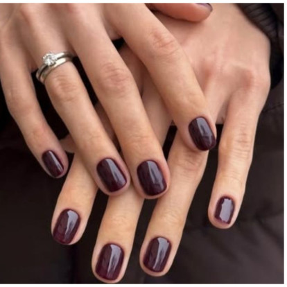 Σας αρέσουν τα κοντά νύχια; Τα πιο chic σχέδια που τα κάνουν να φαίνονται πιο ωραία από ποτέ