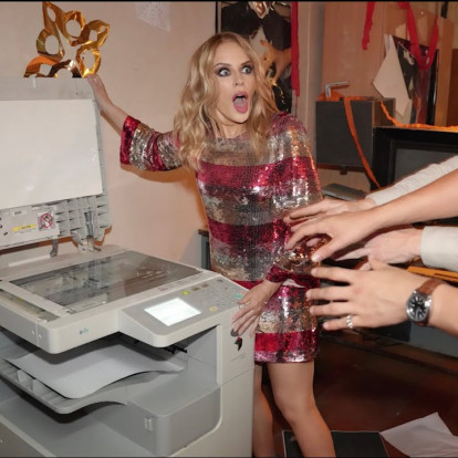 Δείτε το video clip από του νέου χριστουγεννιάτικου τραγουδιού της Kylie Minogue