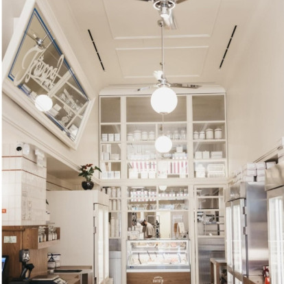 Τα 10 signature γλυκά που επιλέγουμε από τα ζαχαροπλαστεία της Θεσσαλονίκης για τις γιορτές 