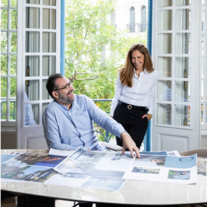 Μια συζήτηση ανάμεσα στην Κατερίνα Κατώπη-Λυκιαρδοπούλου και τον Γιώργο Μαντζουρανίδη, γύρω από την ιδέα του πολυτελούς λευκώματος “Thessaloniki: A Journey Of Light”