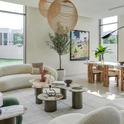 Μια family-friendly βίλα στο Άμπου Ντάμπι σε ύφος Japandi που συνδυάζει υψηλή αισθητική και λειτουργικότητα