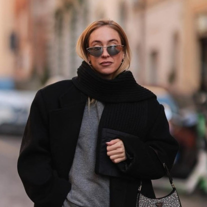 Τα πιο πρακτικά χτενίσματα που παραμένουν stylish με κασκόλ 