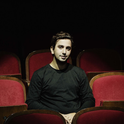 Ο Μάριο Μπανούσι βραβεύτηκε με Αργυρό Λέοντα στην Μπιενάλε Θεάτρου Βενετίας 2026