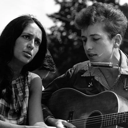 Η Joan Baez και ο Bob Dylan τραγουδούν live το 'It Ain't Me Babe'