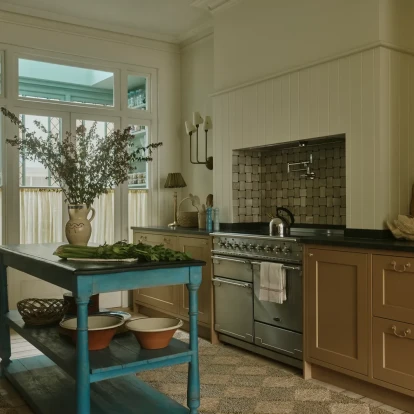 Ένα βικτοριανό σπίτι αναγεννιέται στο Hackney και συνδυάζει τη σύγχρονη καθημερινότητα με τον vintage χαρακτήρα