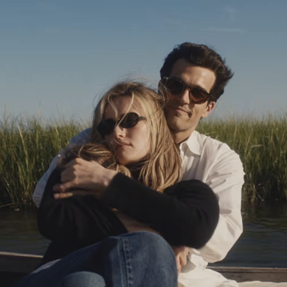 Η Carolyn Bessette-Kennedy και η αναδρομή στο iconic στιλ της