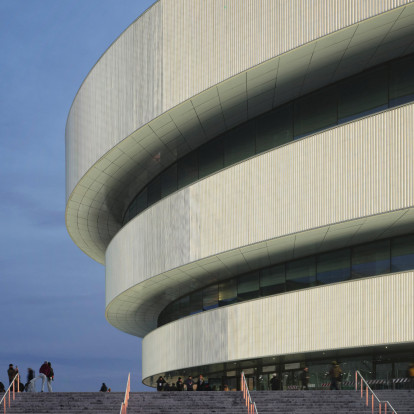 Το νέο παγοδρόμιο των Χειμερινών Ολυμπιακών Αγώνων στο Μιλάνο μοιάζει σαν ένα σύγχρονο ρωμαϊκό αμφιθέατρο