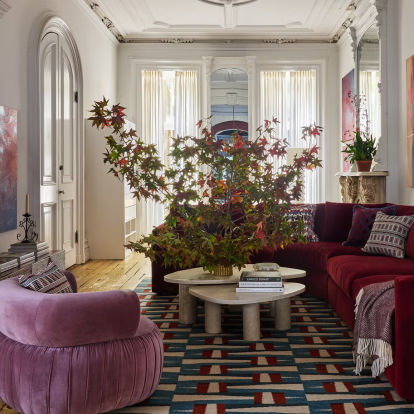 Ένα διαμέρισμα στην καρδιά του Manhattan απέκτησε νέα ζωή με σεβασμό στην ιστορική αρχιτεκτονική του