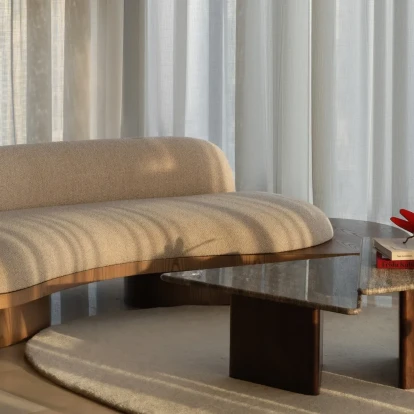 Ένα διαμέρισμα στο Ντουμπάι με καμπύλες φόρμες και διαχρονική κομψότητα