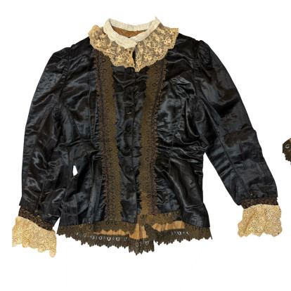 Όταν ένα νυφικό ζακέτο του 1893 υφαίνει ξανά τη μνήμη της Νάξου