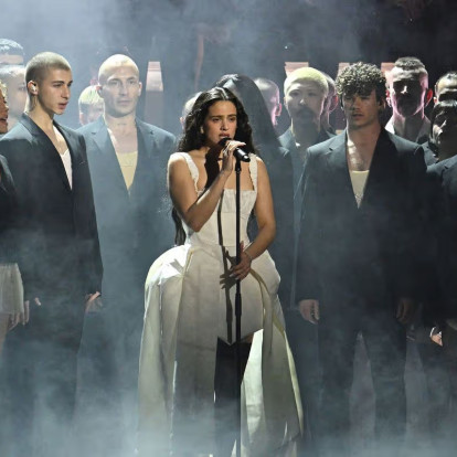 Brit Awards 2026: Δείτε την απίστευτη εμφάνιση της Rosalía