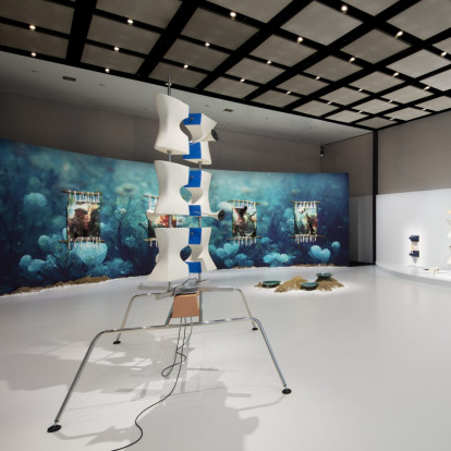 Η Chanel αφηγείται την ιστορία της μέσα από τον φακό του Roe Ethridge στο Nexus Hall στο Τόκιο, μέσα από την έκθεση «Fugue for 31 Rue Cambon»