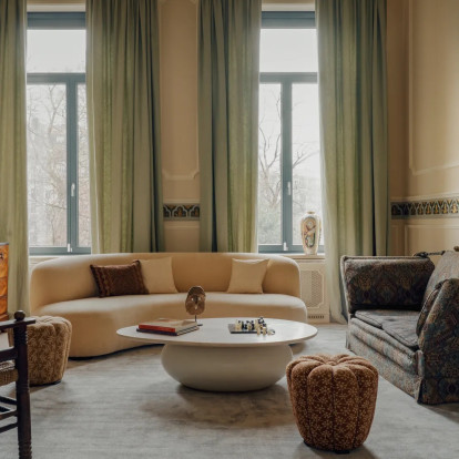 Στην κεντρική Ευρώπη υπάρχει μια κατοικία με χρώματα και πολιτισμικές αναφορές στη ζεστή Αίγυπτο