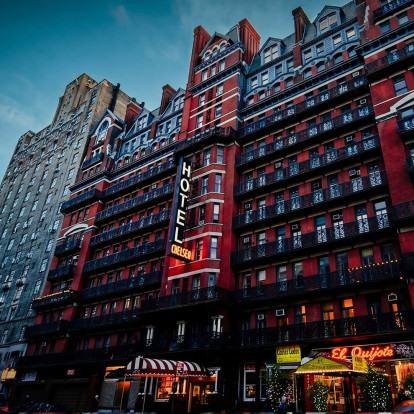 Ξεναγούμαστε σε ένα από τα πιο θρυλικά ξενοδοχεία της Νέας Υόρκης