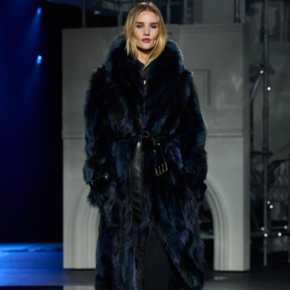 Η Εβδομάδα Μόδας του Λονδίνου έριξε αυλαία με μία ξεχωριστή συλλογή της Burberry