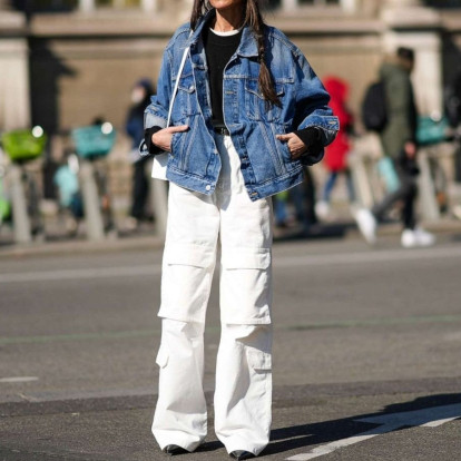 Λατρεύετε τα cargo pants; Πώς θα τα φορέσετε κομψά την άνοιξη