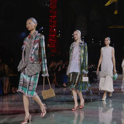 Chanel Fall/Winter 2026: Ο Matthieu Blazy επαναπροσδιορίζει τους κλασικούς κώδικες του οίκου
