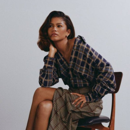 Το “Skin-Tone Hair” είναι το quiet luxury trend που κυριαρχεί αυτή τη σεζόν