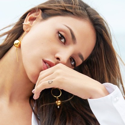 5 αιθέρια έλαια για να μακρύνουν τα μαλλιά σας πιο γρήγορα