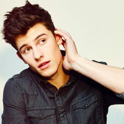 O Shawn Mendes ερμηνεύει live το νέο τραγούδι του 