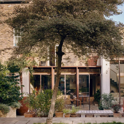 Μια  κατοικία στο Ανατολικό Λονδίνο μεταμορφώνεται με φυσικά υλικά και σύγχρονο design