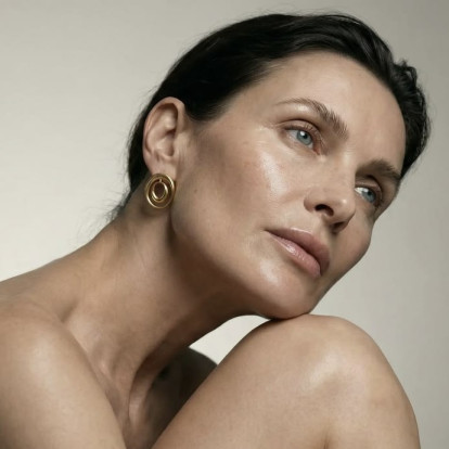 Μέτωπο χωρίς ρυτίδες: Τα must-do για να προλάβετε τις πρώτες λεπτές γραμμές