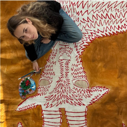 Face to Face με τη Μάγδα Πετμεζά: «Σε έναν κόσμο που πλέον αναρωτιέται τι είναι αληθινό και τι όχι, η Τέχνη είναι το αντίδοτο»