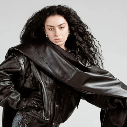 Messy Girl Aesthetic: Φέτος όλα τα it-girls υιοθετούν αυτό το τολμηρό trend