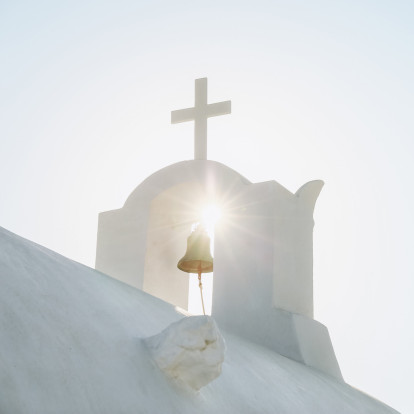 Τα 5 must-visit νησιά για το Πάσχα που συνδυάζουν τη φυσική ομορφιά με την παράδοση