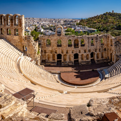 World Theatre Day: 7 καταξιωμένες προσωπικότητες που υπηρετούν δυναμικά το θέατρο δίνουν τον δικό τους ορισμό στην πολυδιάστατη αυτή Τέχνη