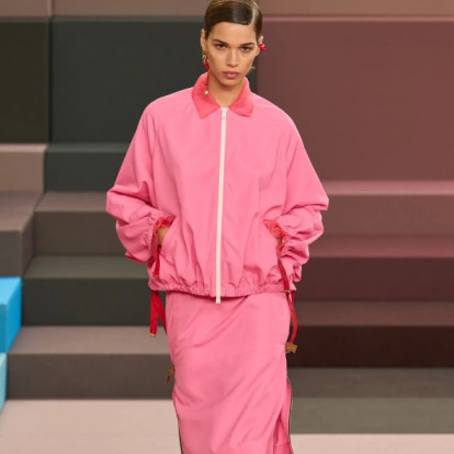 Οι πιο hot τάσεις στα outerwear της άνοιξης, σύμφωνα με τις πασαρέλες