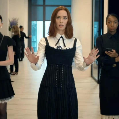 Η Emily Blunt ανατρέχει στα outfits του The Devil Wears Prada