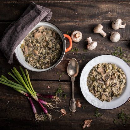 Οι 3+1 παραλλαγές της μαγειρίτσας που μπορείτε να δοκιμάσετε το φετινό Πάσχα