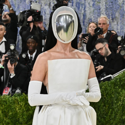 Μόδα ή Τέχνη; Το Met Gala 2026 ολοκληρώθηκε και προκάλεσε για άλλη μια φορά παγκόσμιο διάλογο