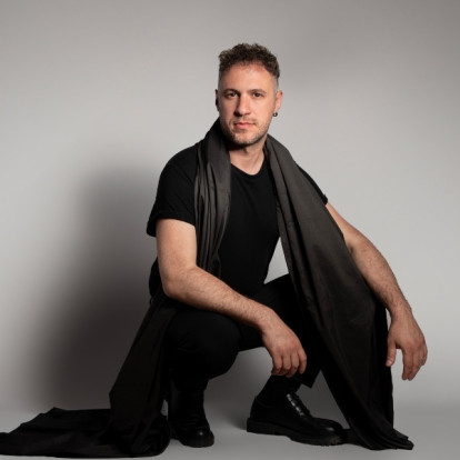 Face to Face με τον Δημήτρη Σκύλλα: «Η μεγαλύτερη ευλογία για έναν δημιουργό είναι ο χρόνος»