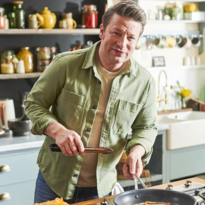 Ο Jamie Oliver μας καλωσορίζει στον Μάιο με 12 συνταγές